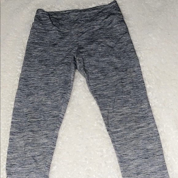 american eagle grey cropped leggings - Picture 1 of 3